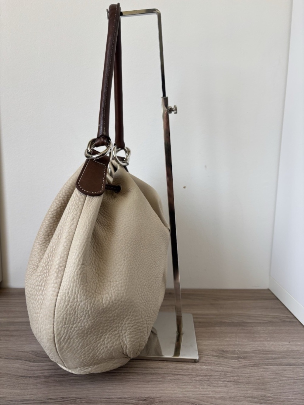 Roots Taupe and Dark Brown Leather Drawstring Bucket Bag - Picture 5 of 10